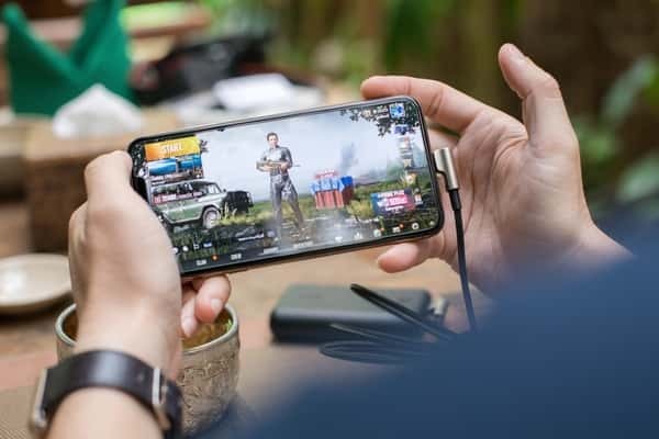 19 Exciting Mobile Gaming Statistics from the UK in 2021